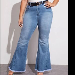 SHEIN Raw Hem Flare Jeans Light Wash